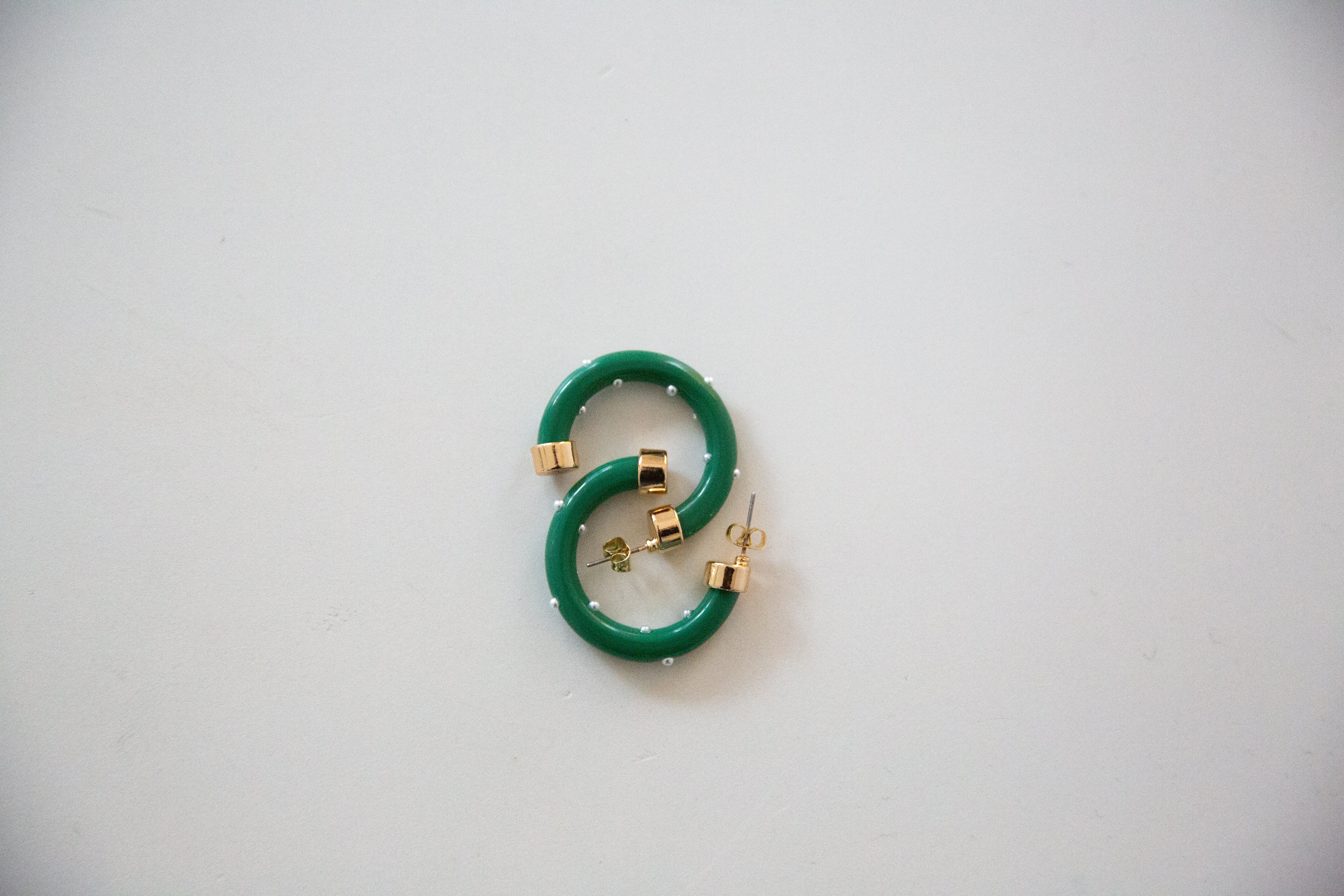 Kelly with Pearls 1-Inch Hoops - WAREHOUSE SALE